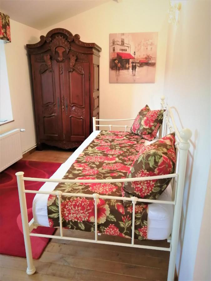 Le Grand Chemin De La Vie Bed & Breakfast Montcaret Exterior photo